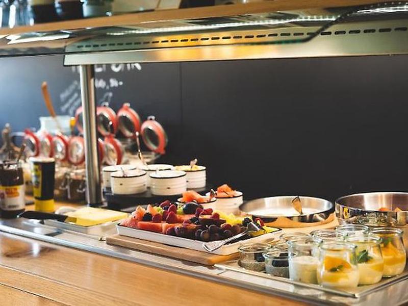 C9DD68B25444C44BD0C956932FA1FC00