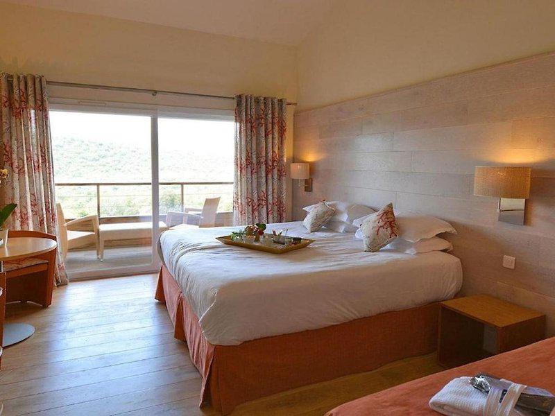 A9E42297A6CE9BCEA877A68BFC81240E