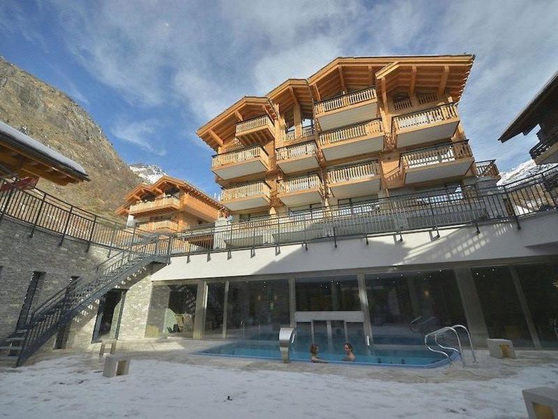 C216C9A6A42105383E10B39806F5AFF1