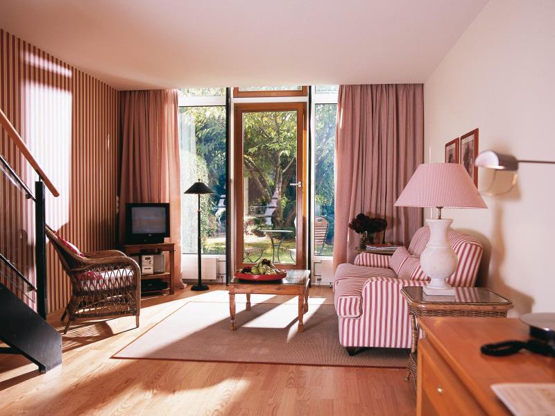 AD80799AD918F9597DC06CD1CA8E2E15