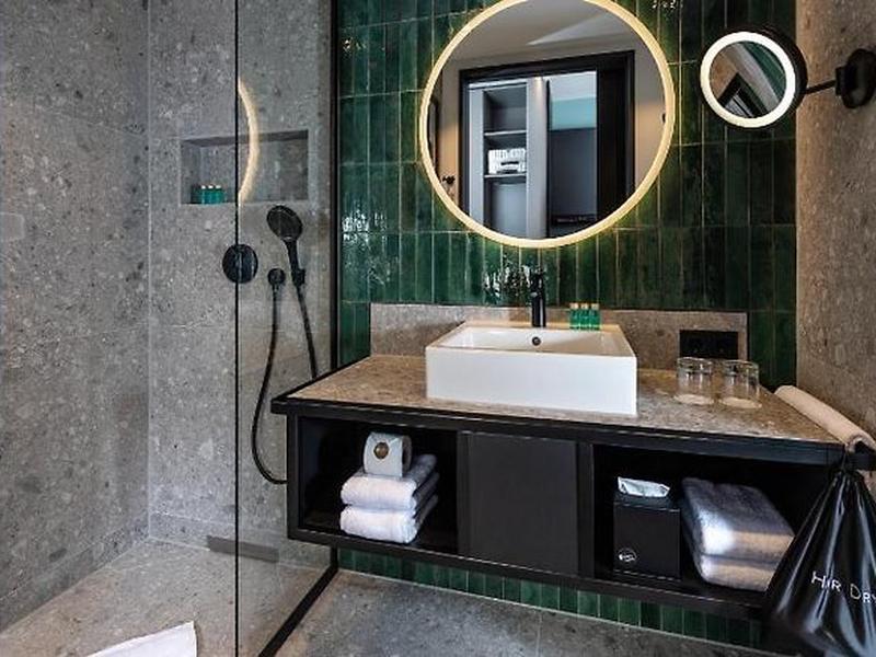 023CF0749D8C4CD6BAE9BA4DD0D5E6FC