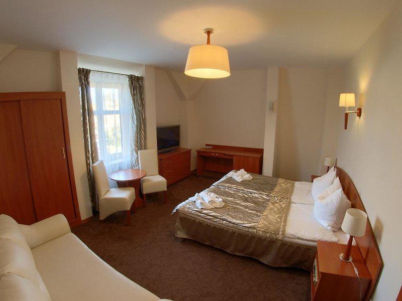 69E51EFBA39802E06DFD45652E79F598