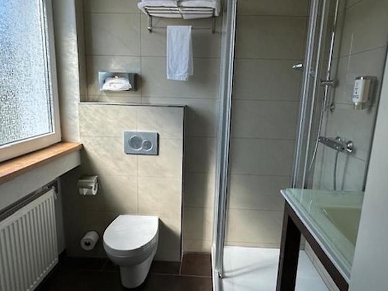 C9BE3CEDC8F11EC9D5A662002F04D00C