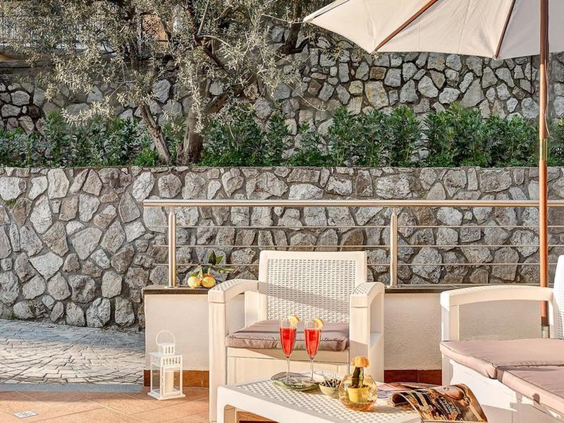 EDB173638806B3BA69B6C556CF1E7377