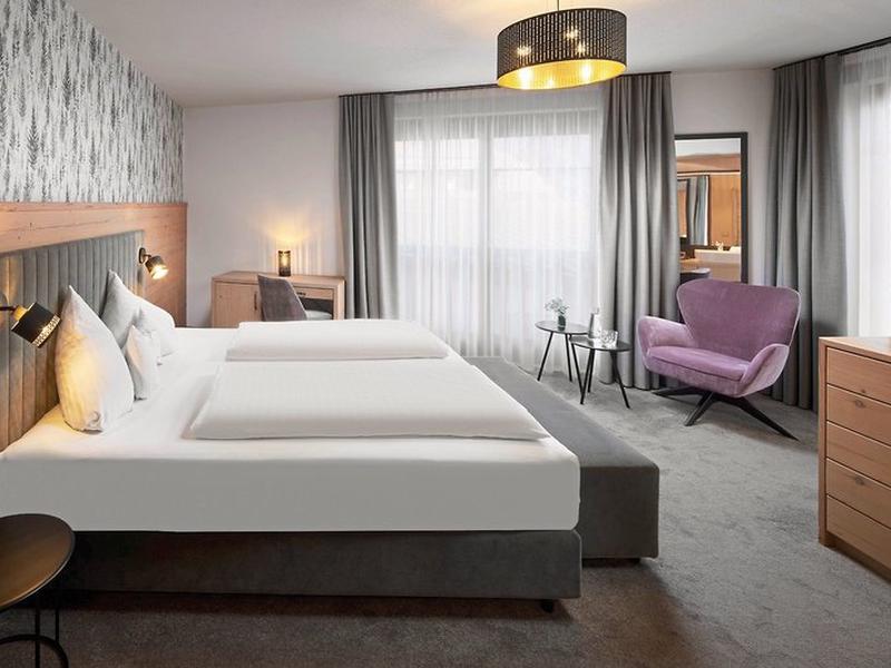 195BFDD442E94F3EE8F3CD57380BA034