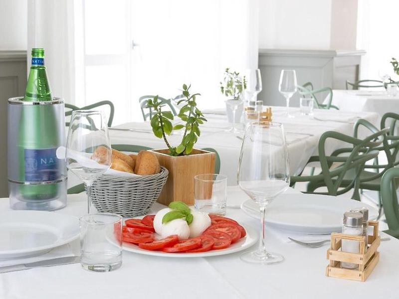 3202B53898640947DEE781BC25139164