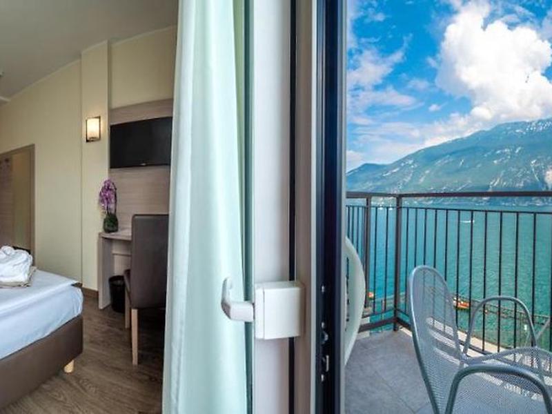 D7E63296E6A79CEFB6F8BADAEED2E801