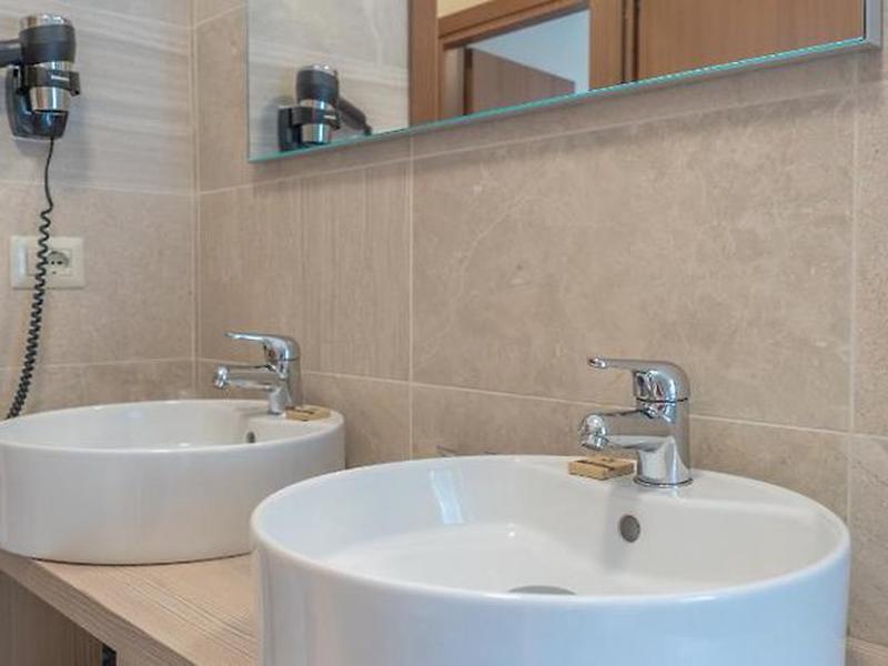 6C6BF826E590C5B994538FFF202B592C