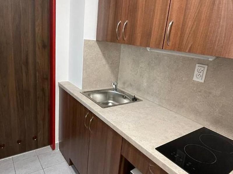 C0B0086A76477B6A6546D1852E464EB5