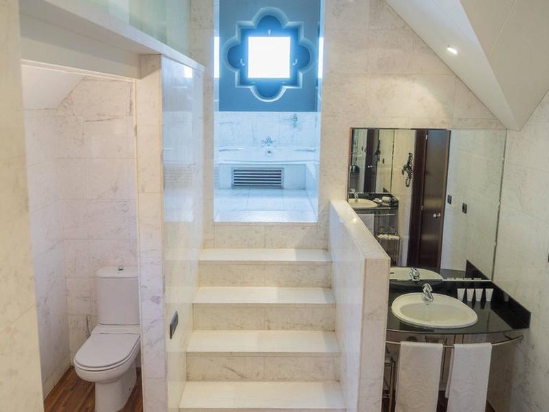 237B0AEBE6BC6C19D87E554E9E502646