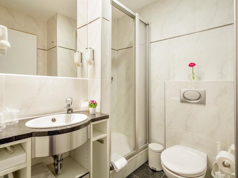 23AC3AD56B7C80B2556523CCD67B7FD9