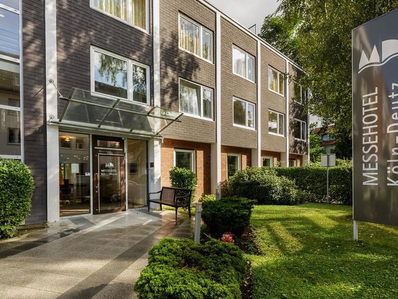 893E1BBE050590E9BED30F4CD3525EB7