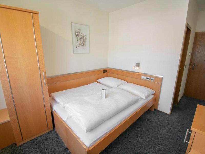 AC2DEBA59B1A3B2AB6D74A7A6F7B1FF2