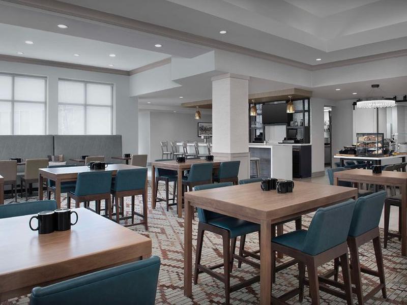 FF8AEC999F43ED7B819B181CF19F5BF8