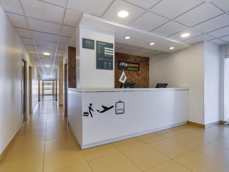 21A44056AE735E11F58D8C14FB09E056