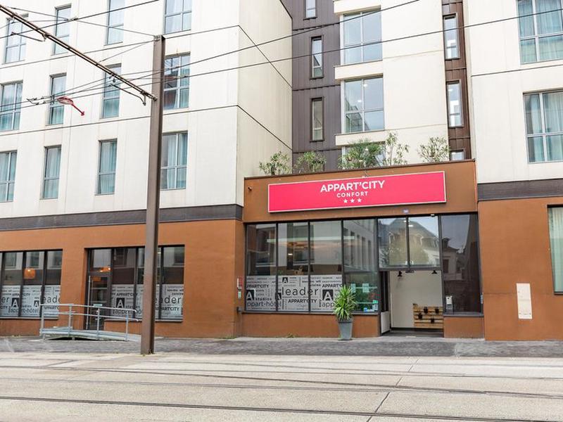 ABBF835924E69F7EE24482D8F0B38D6B