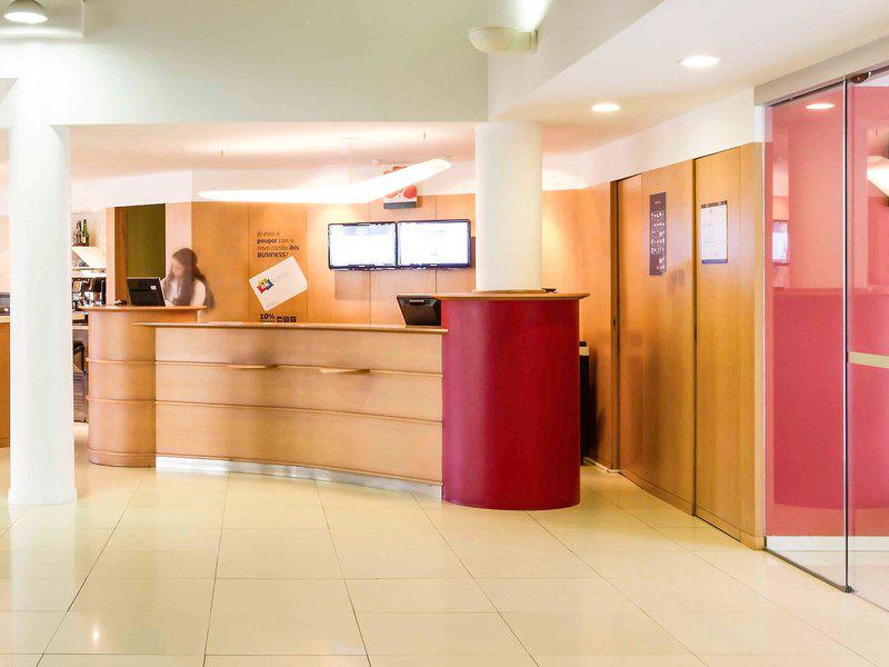 EEA04B31669D1D37DCAB6FBFFE03D203