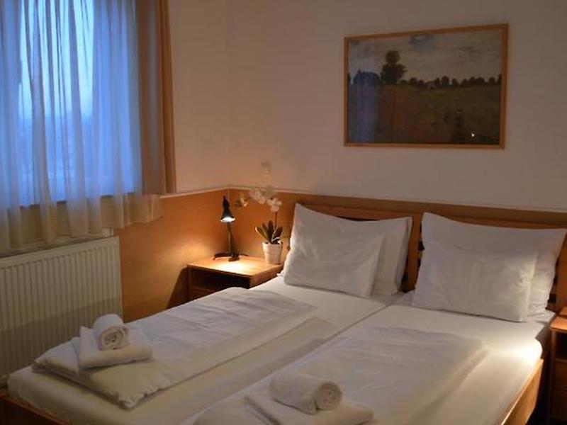 09A3C64646F7CFF65E6DB7DDCE43D0C3