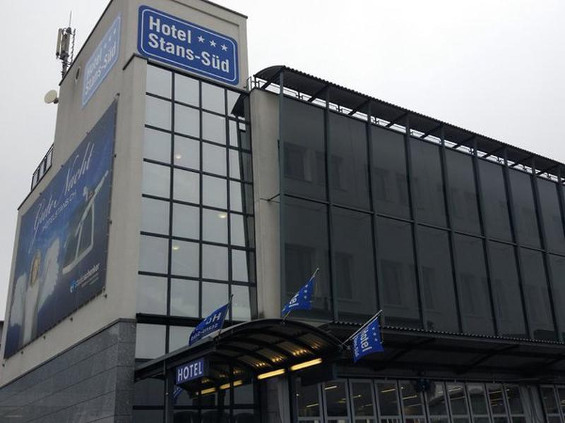 E25A2BA6968E963655491764E66180E2