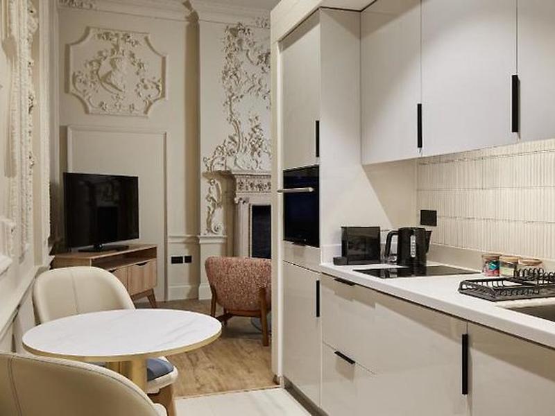 02A997BE6E1BF4021E774493CD7B3A44