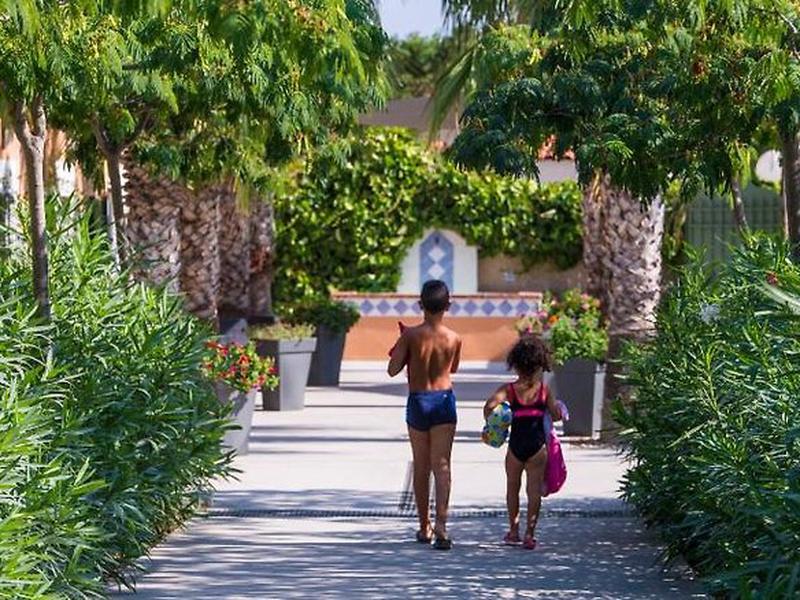 F407063E31BE2D1E2402B5003018C0D8