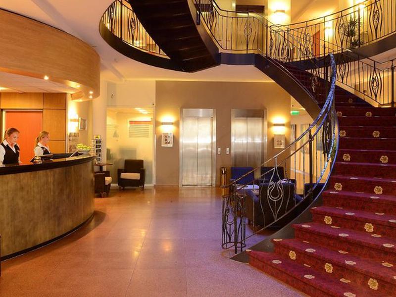 DF3E6E5FCF5647C5A278902C1332CEF4