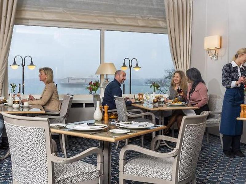 2A2D7995DEF44019F5990AE05BF2ADC4