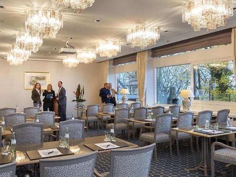 F886CD8C1BA18AC946E4A0DDD317223C