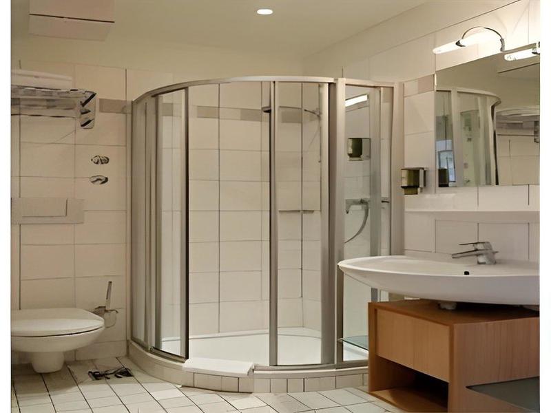 335E9D9B1C1E058F26F8912965CF99CA