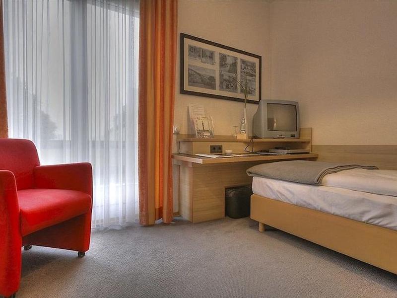 A6B3EABF9B2AFCAA1F90EDB78DC99F53