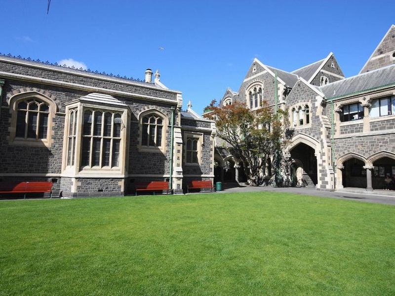 89ED72CB0B56D390BC02B1D2069F372E