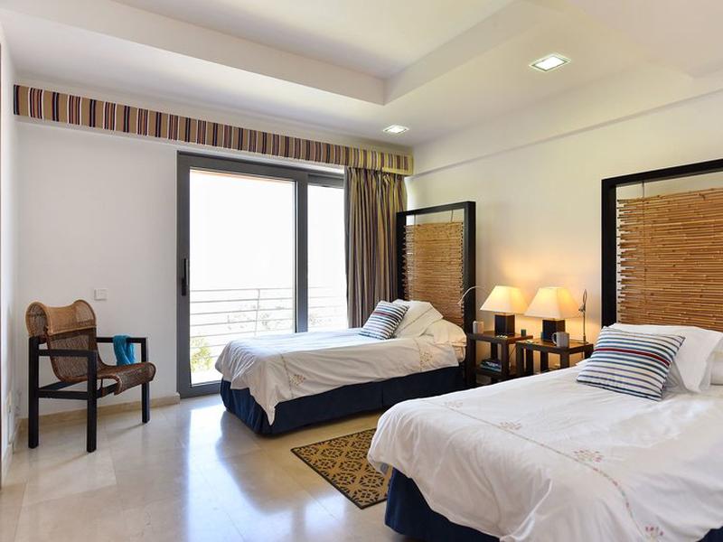 01B595136F3DD10CBBFA6FF9A2649E29