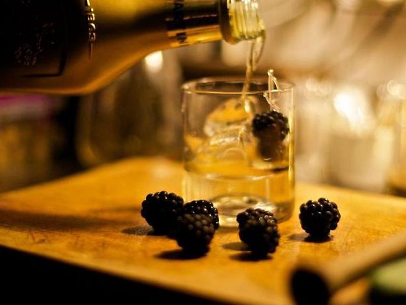 E08574F77B0C9964C7AA1717E153D884