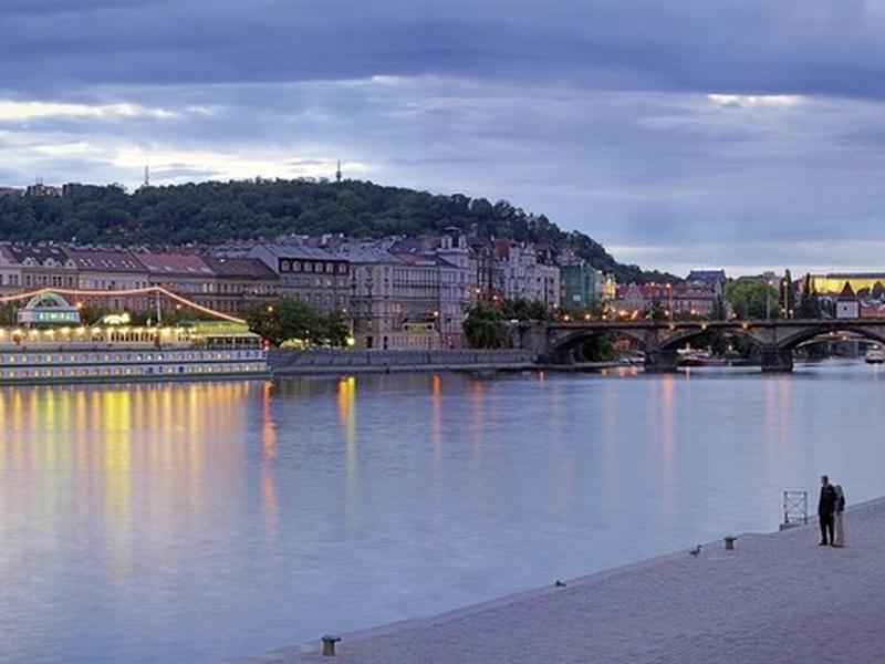 BCBB78E7EE247C58C30B8ADC22642839