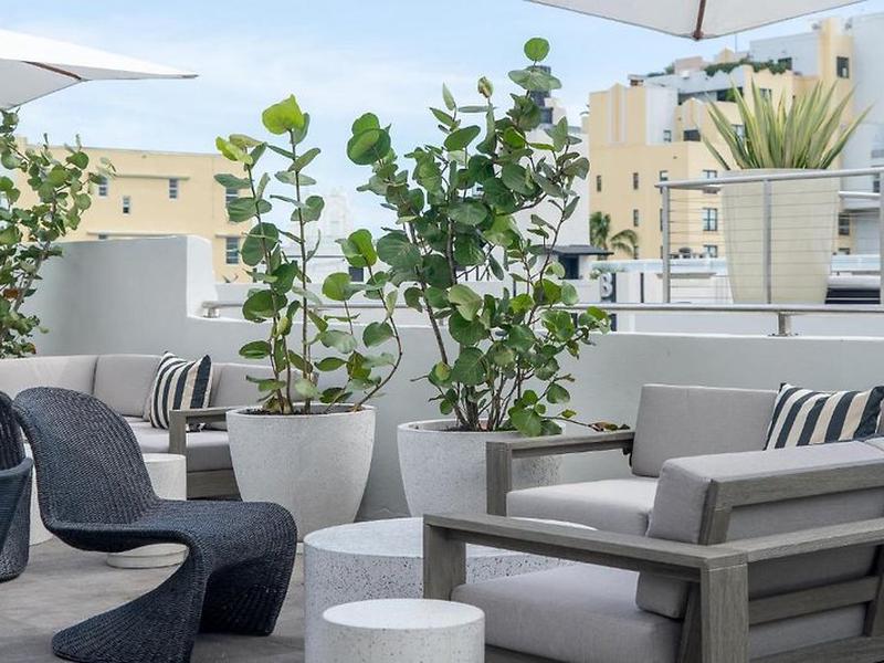 385B1C0E0DB8950E358AE145C619074B