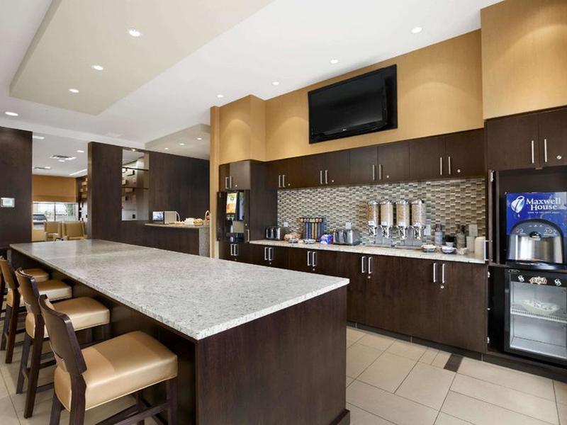 411E1D06B3444428F44699D1BA719ED5