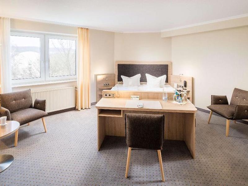 C58FB7E73CF337B8FEB3B46DE2151403