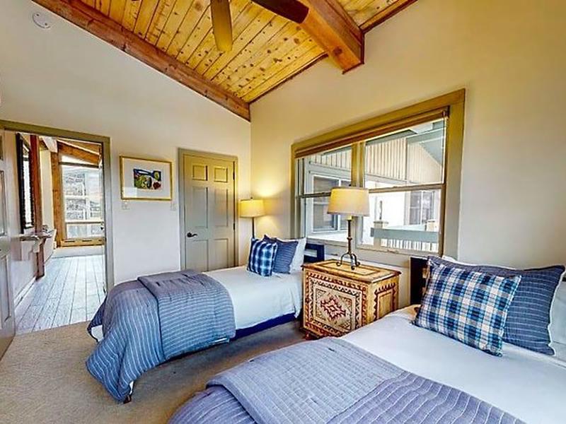 E3C9FD4673C9B4A7BA48A34083975C65