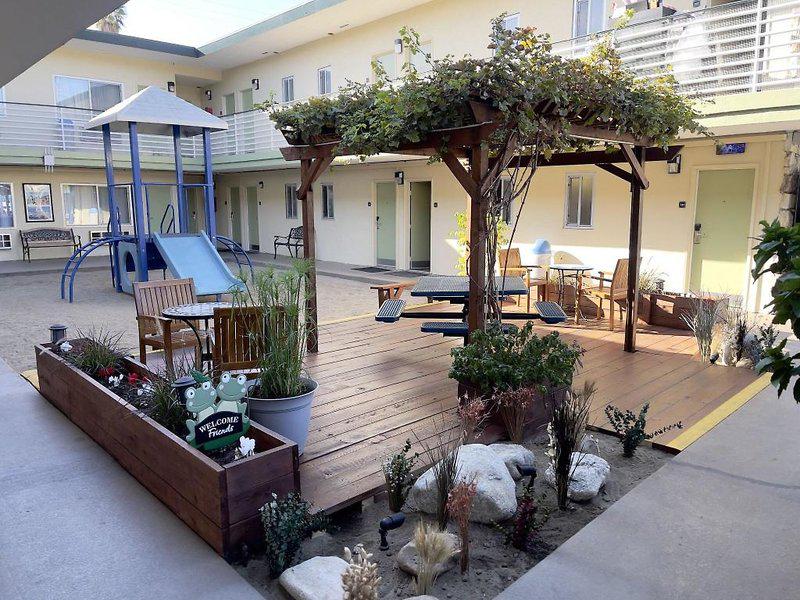 E2B55EFA62BB84F40C52711A2FD7214E