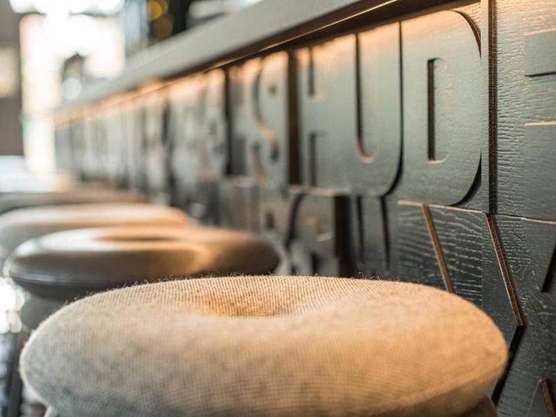 A835BD4F817D7129063C83F2489EF5A8