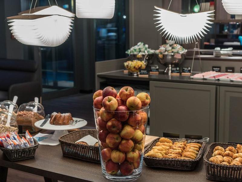 2005CCDB9EBB6F5F438B09DF30B2EC28