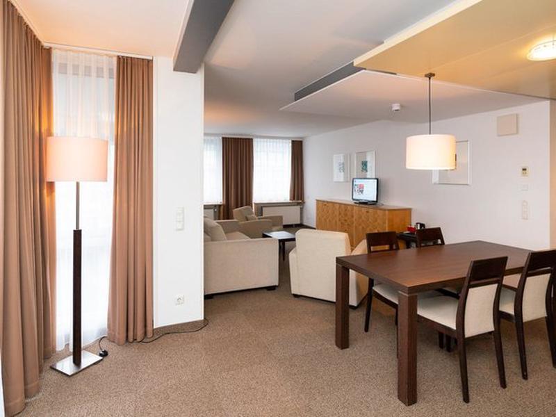 75891FDD7F5C79CA46DFAB8BAF169940