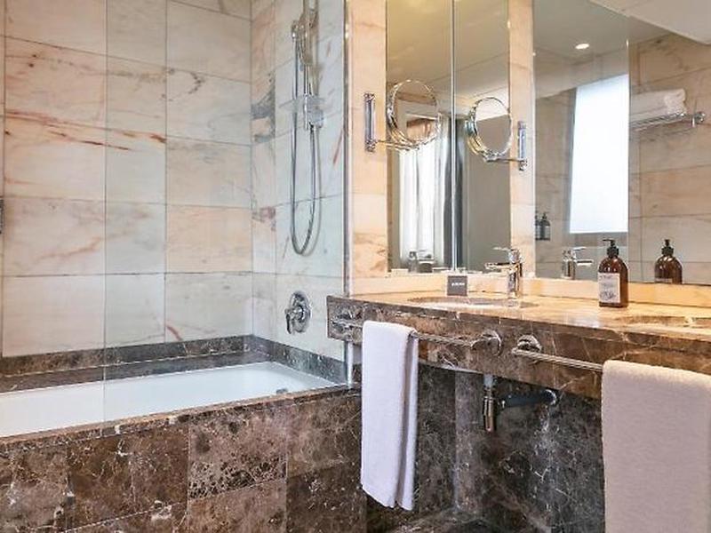 CAAD77C7EF55BB136878584AE62F1A14