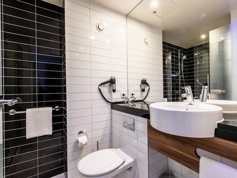 D3AA37B5ADFFBC5F8863E1B3514D756E