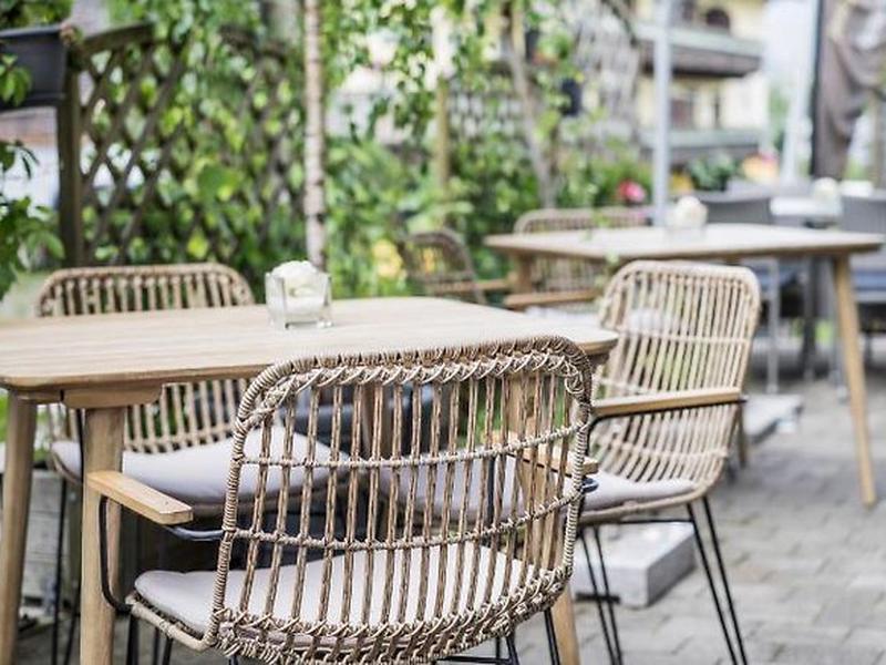 98DA9BE8901CFC78192ACB6715F128CE