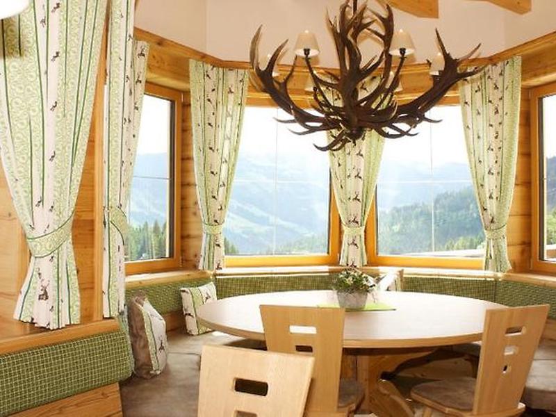 E8F4685569E8B264D6A25B3D4569BB06