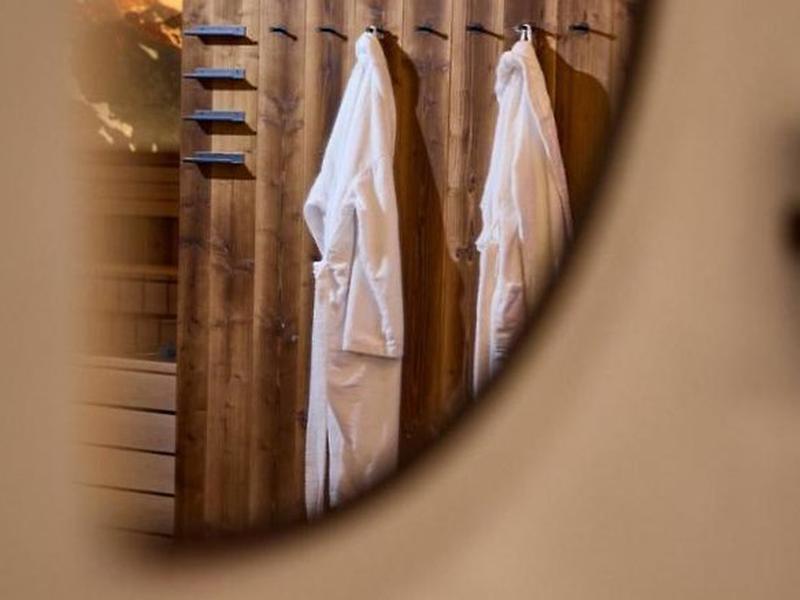 A9516240BA6E75E4C369ACE7EBB802EF