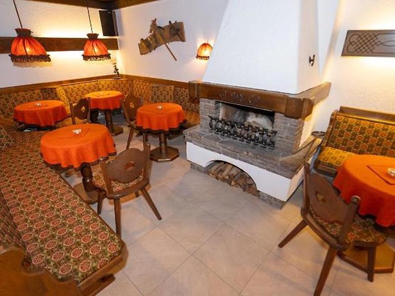 EFD453DFAAC968511CF765A26B6129C2