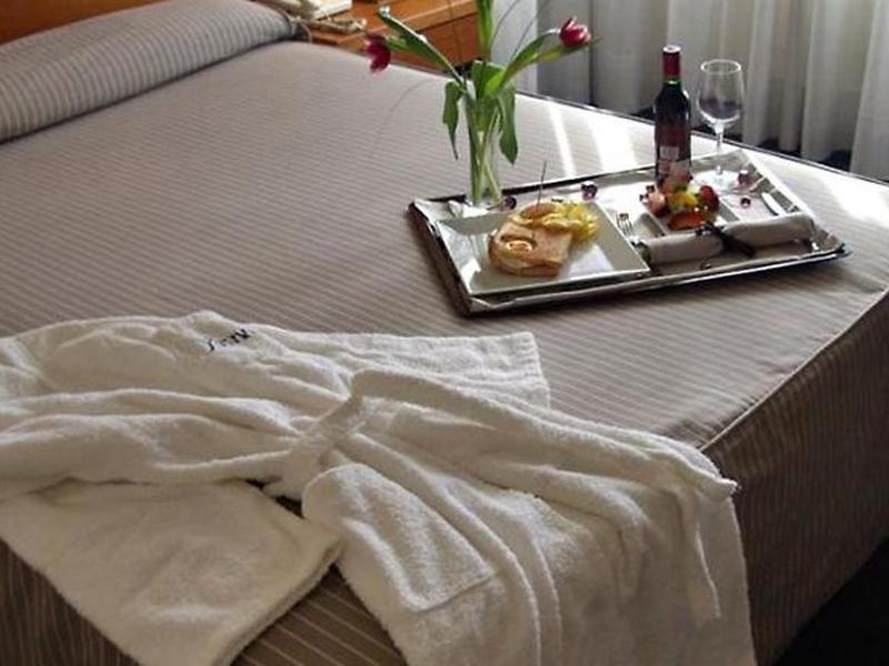 4570DC9F799FC48B2F70EBE06B970B5F