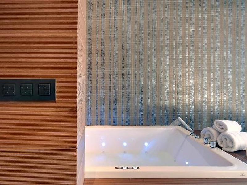 6906CB2506DE2946BBF90A19A6443044